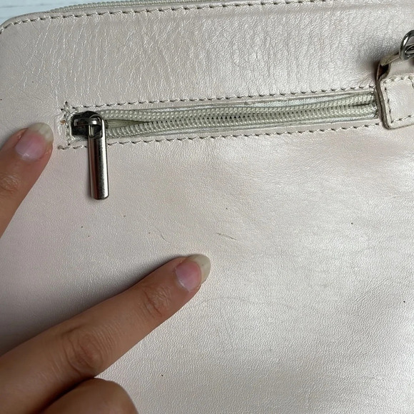 Vera  Pelle light pink cross body purse - Picture 11 of 11